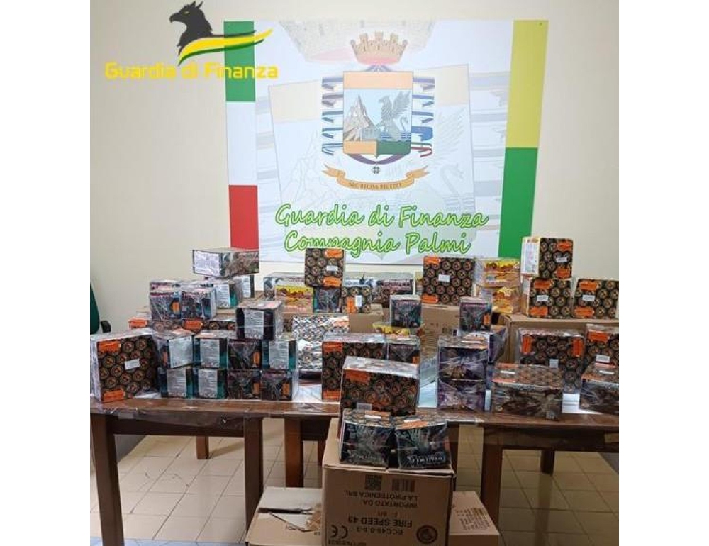 Guardia di finanza sequestra 2,5 quintali di fuochi non sicuri