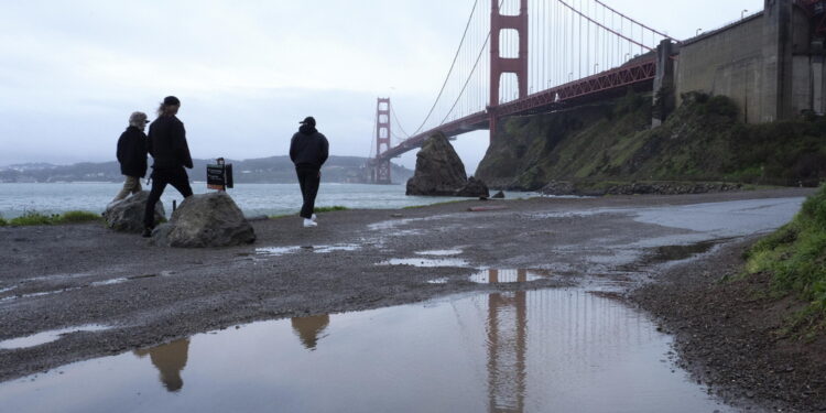 Fino a 12 metri lungo la costa di San Francisco