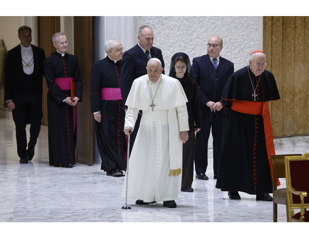 Il Papa, evitare carrierismo ma è giusto premiare il merito