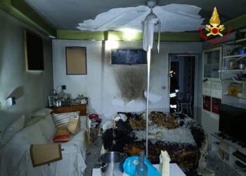 Al quattordicesimo piano di un edificio della periferia