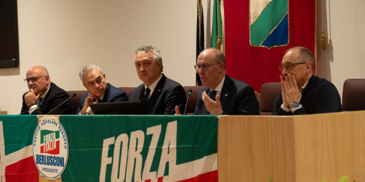 Capogruppo di Fi alla Camera commenta astensione alla ratifica