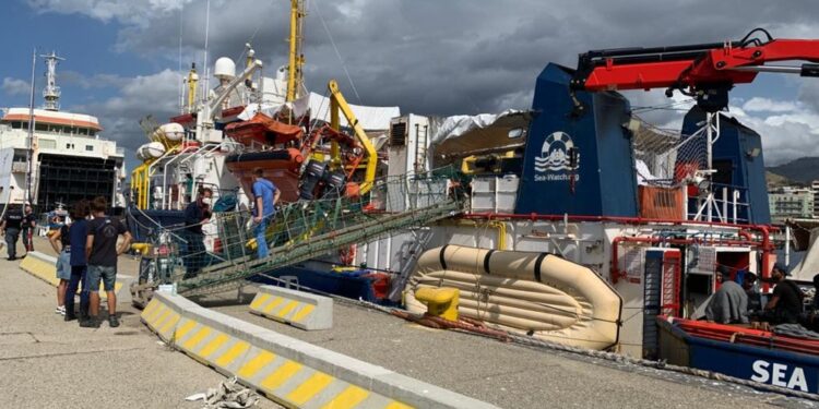 Anche un bimbo di 3 anni a bordo della nave ong