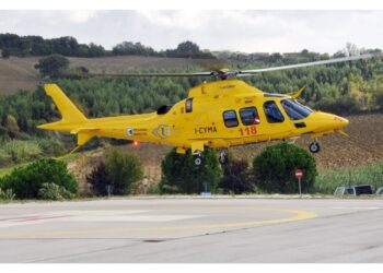 È successo a Pesaro. Il ragazzo è in prognosi riservata a Ancona