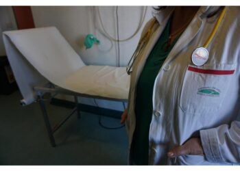 Emendamento alla manovra: sanitari a lavoro fino a 70 anni