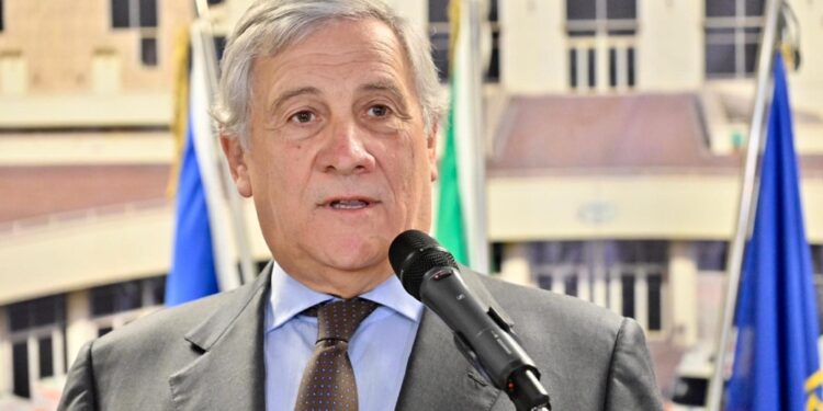 Vicepremier esclude rischi tenuta esecutivo per posizioni Lega