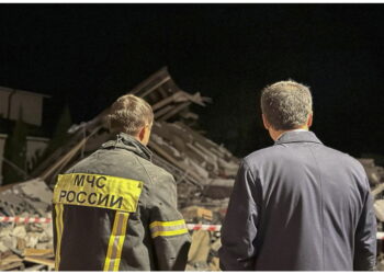 Anche un bambino e una donna tra altre 4 persone rimaste ferite