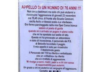 76enne tappezza di cartelli la zona dove è stato picchiato