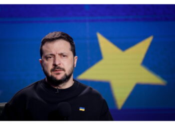 'L'Ucraina è sopravvissuta grazie ai soldati al fronte'.