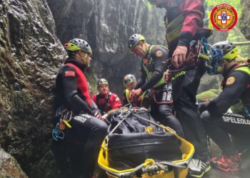 Soccorso alpino in forra