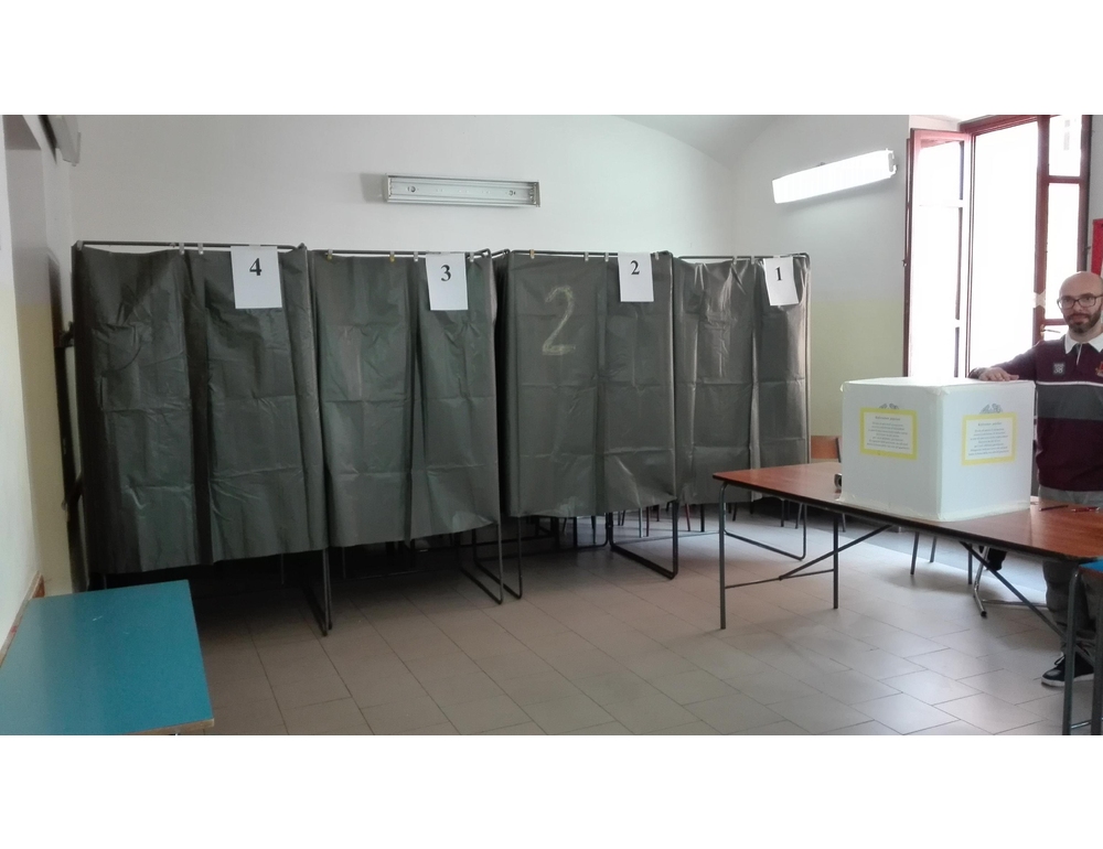 Manovre su liste Sardegna,M5s "Soru corre grazie a centrodestra"