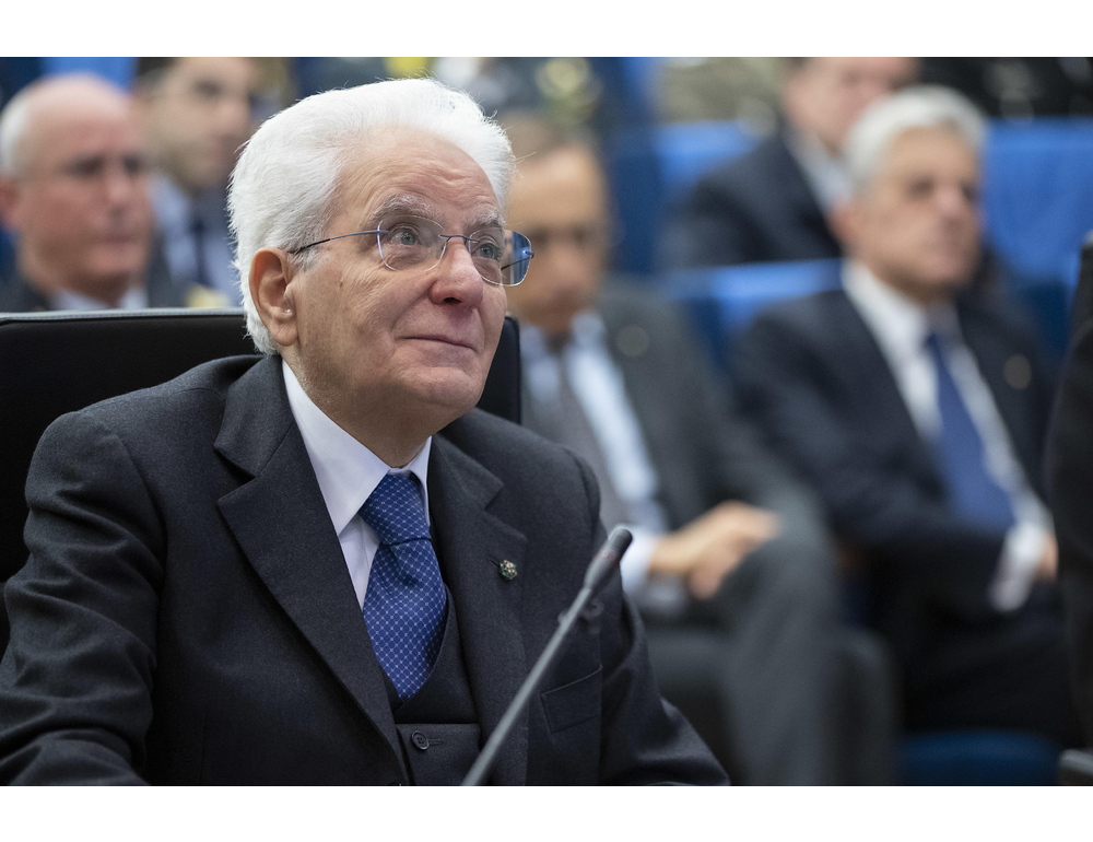 Mattarella, l’IA sia umanizzata e non uno strumento di parte