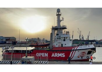 Accusa è di aver ostacolato motovedetta libica durante soccorso
