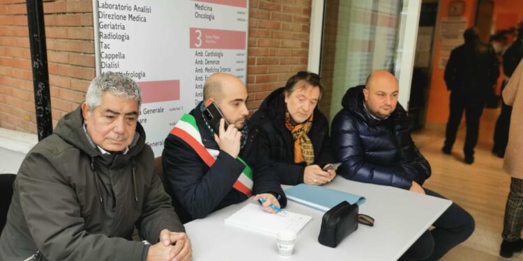 A Lucera protesta contro il declino del presidio ospedaliero