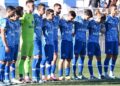 Gli azzurri durante il minuto di silenzio dedicato a Gigi Riva (foto Roberto Colombo)