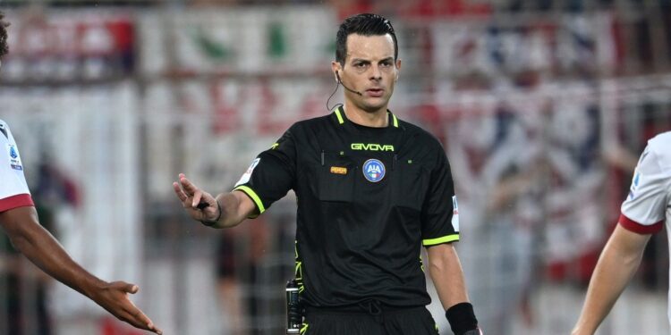 L'arbitro Pezzuto (foto Aia)