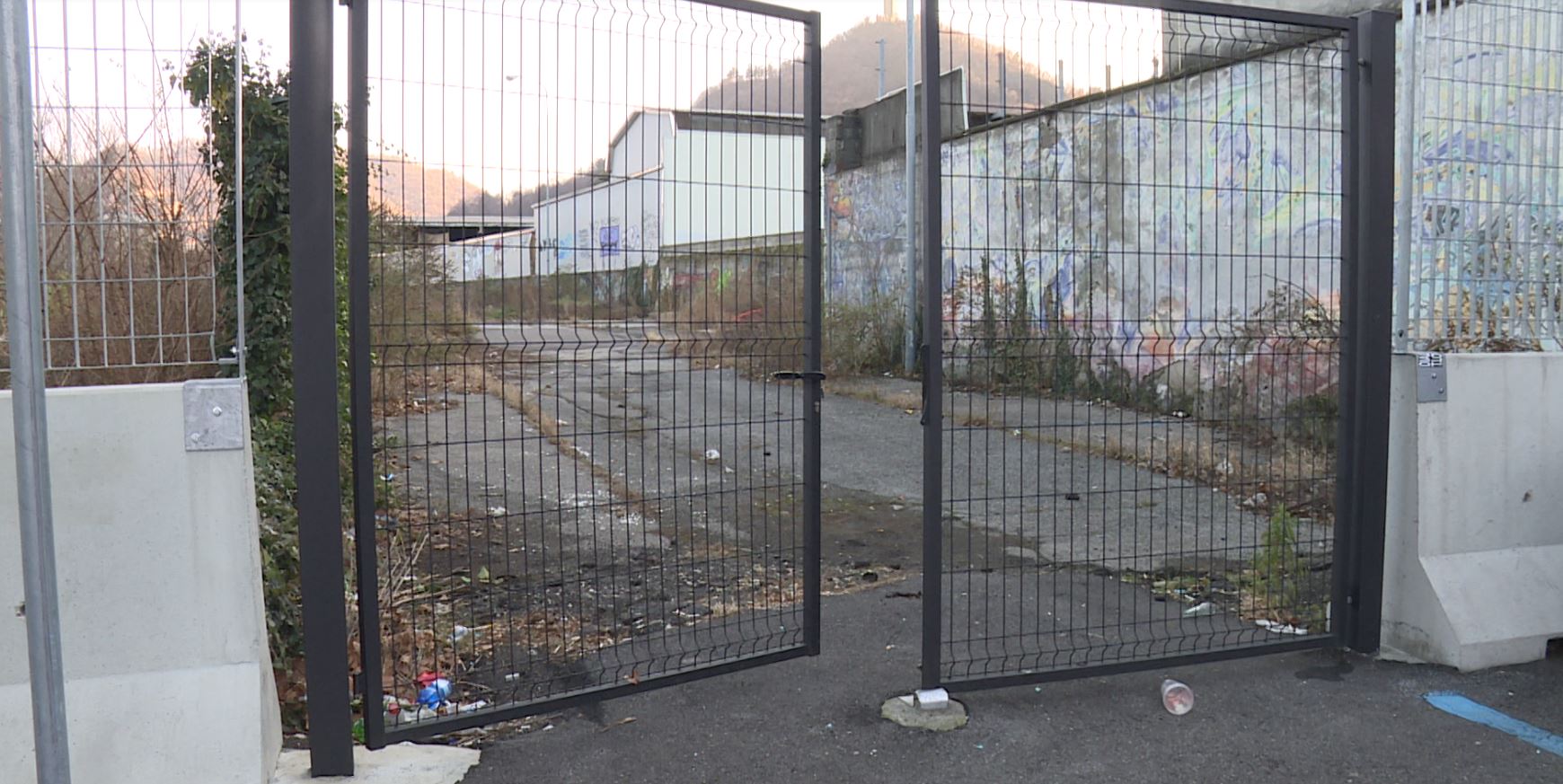 Ticosa di Como, via vai nell’ex tintostamperia. Il Comune: “Con il progetto passo in avanti per la sicurezza della zona”