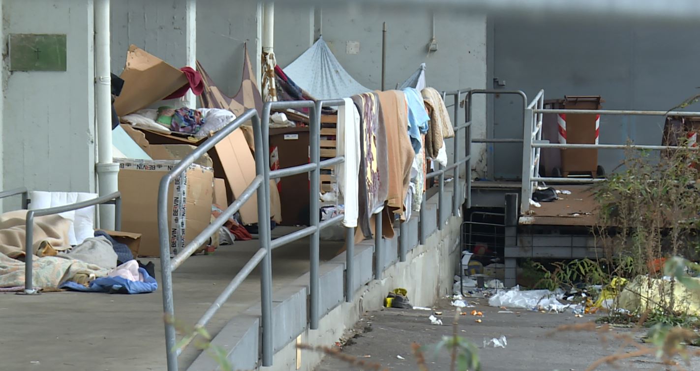 Area Ticosa, ex supermercato e piazza San Rocco: viaggio tra degrado e accampamenti di fortuna