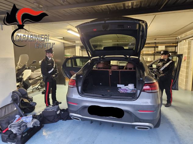 Brogeda, forza posto di controllo e scappa in Italia. Fermato con l’auto rubata. Arrestato