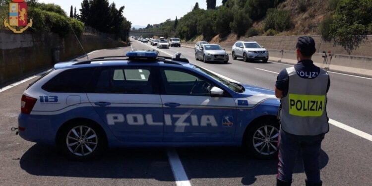 La Polstrada lo ha controllato presso area di servizio a Firenze