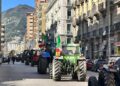 Dai cittadini incoraggiamenti ai manifestanti