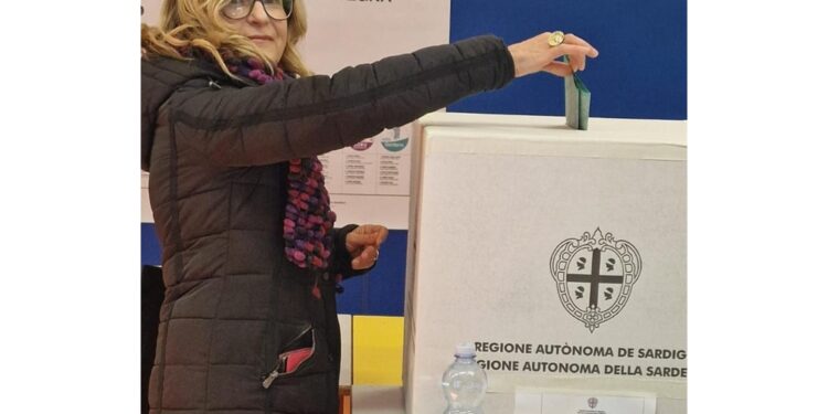 Candidata governatrice ha votato nel suo paese