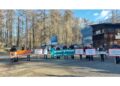 Un centinaio di manifestanti nel giorno consegna del cantiere