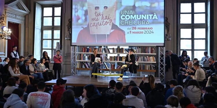 Il rapper incontra 370 studenti a Torino