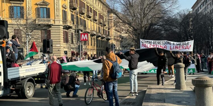 La manifestazione dopo le tensioni davanti alla sede Rai