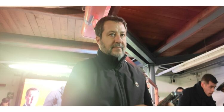 Salvini ai suoi: 'Aumentiamo le risorse'
