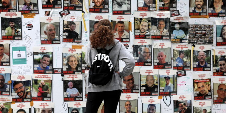 A Cesarea 4 manifestanti arrestati davanti alla casa del premier