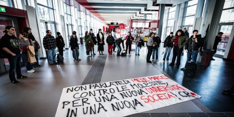 Anche docenti solidali