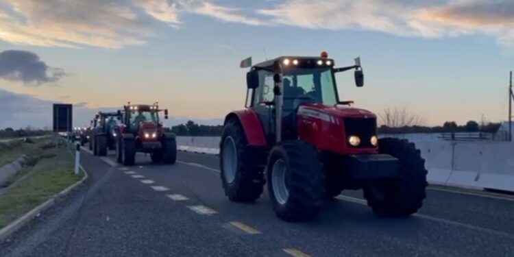 Almeno 70 i mezzi agricoli partiti dal capoluogo messapico