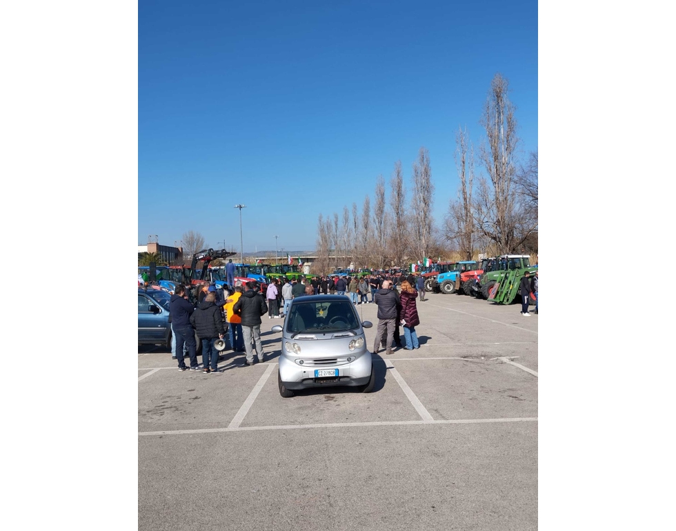 Protesta trattori in ValSangro, in 200 a Lanciano