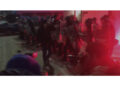 Tensione tra i manifestanti e le forze dell'ordine
