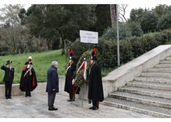 Corona d'alloro alla Farnesina per la commemorazione