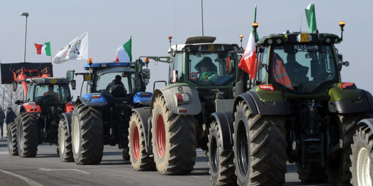 Fermi nella frazione di Bussana