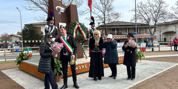 Zakia Seddiki a cerimonia monumento ai Carabinieri in Veneto