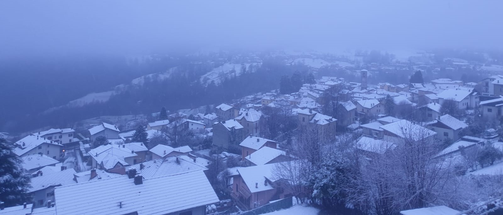 Maltempo nel Comasco, neve sui rilievi del territorio