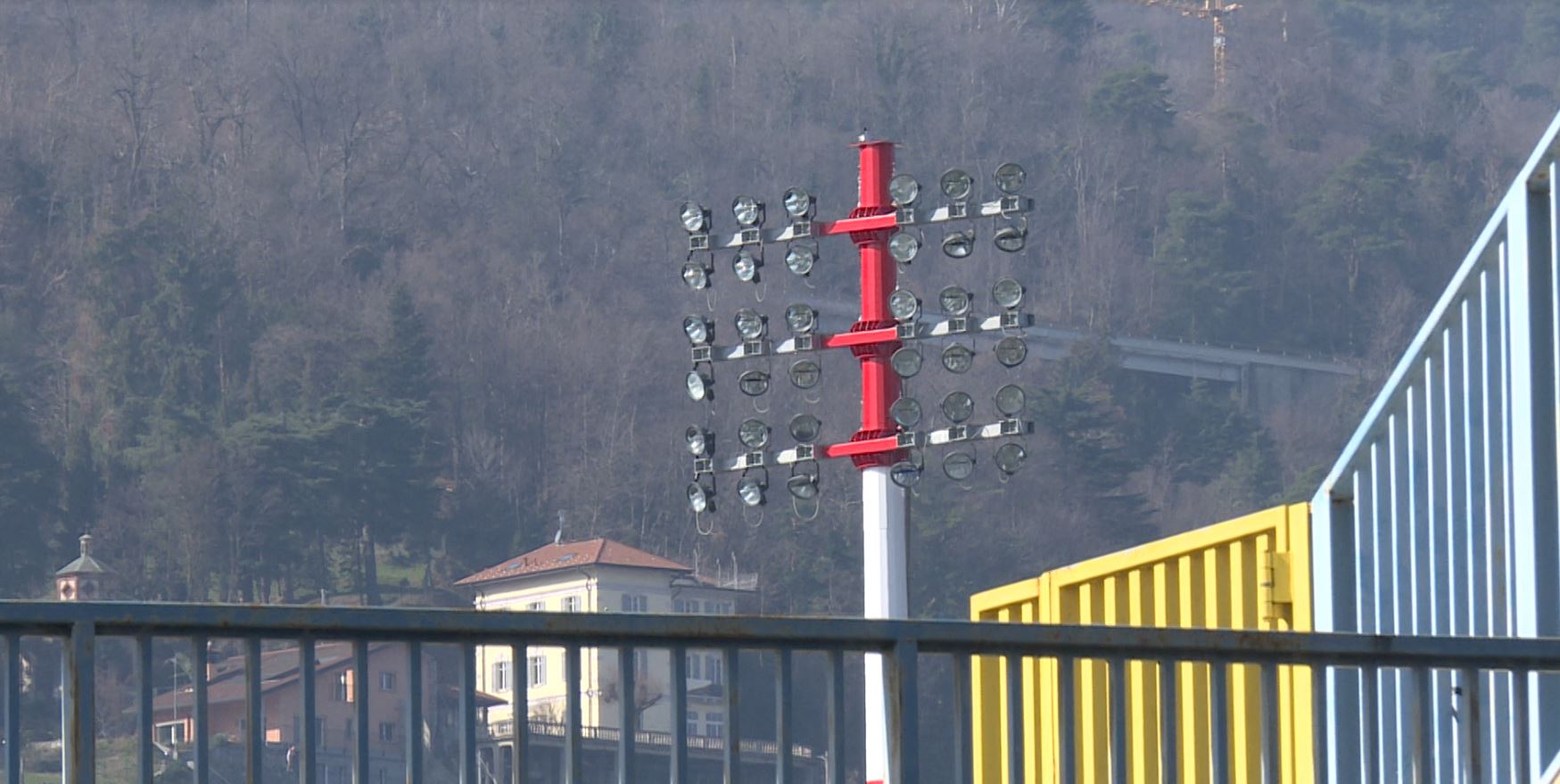 Stadio Sinigaglia e sicurezza: gli idrovolanti non passeranno più sopra le torri faro