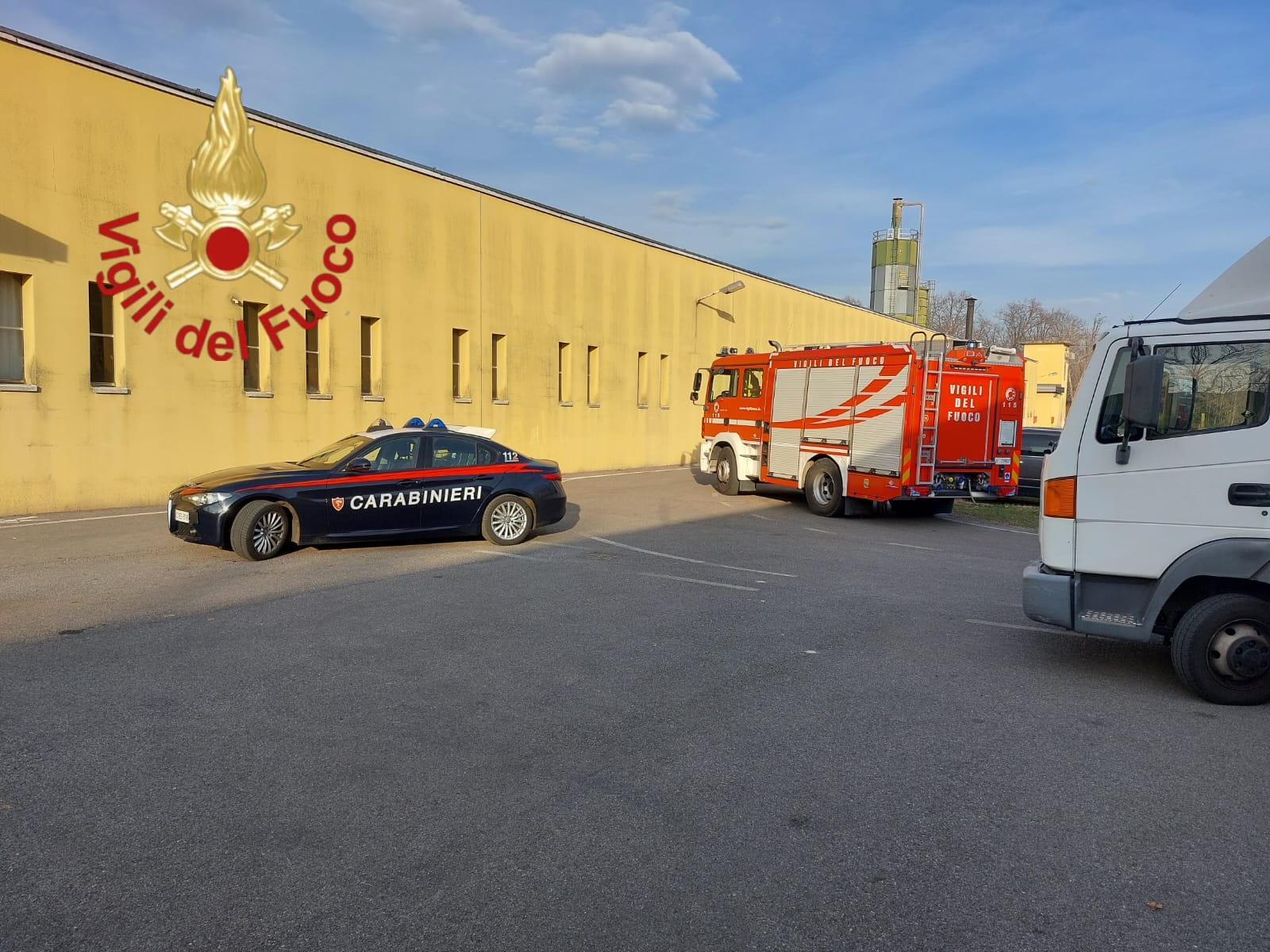 Mano incastrata in un macchinario, operaio ferito a Novedrate