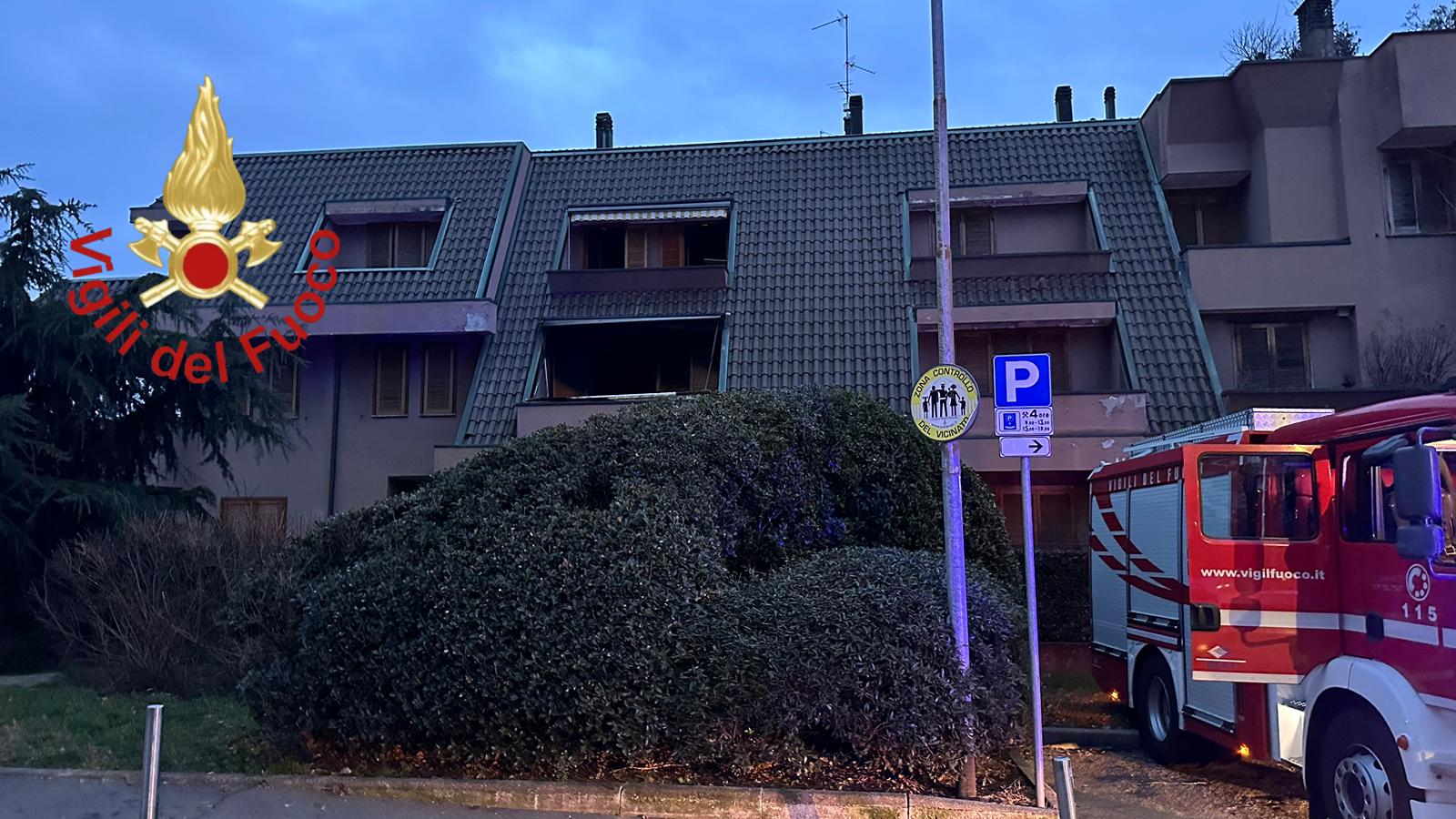 Incendio nella notte a Mariano Comense, grave un uomo di 78 anni