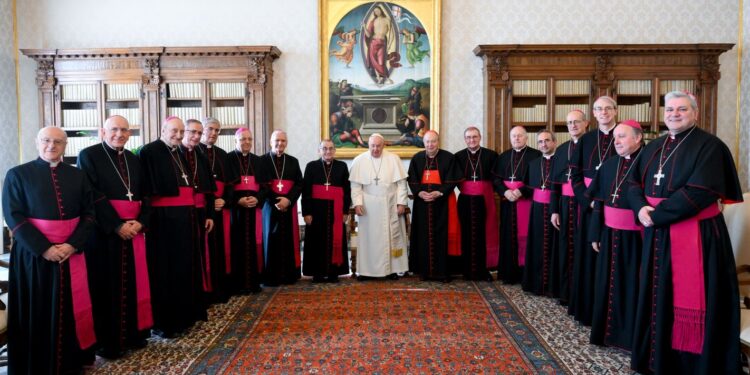 vescovi incontro Papa