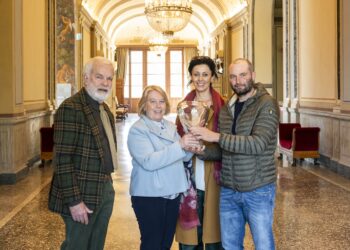 Orticolario cerimonia riconsegna La Foglia d'oro del Lago di Como