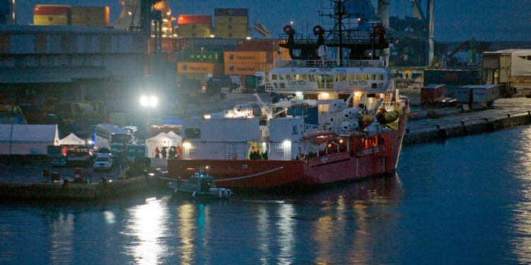 Scoperti durante controlli sui naufraghi salvati da Ocean Viking