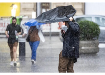 Possibili anche mareggiate e acqua alta