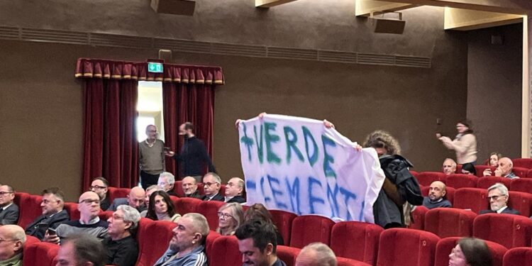 Dalla platea del modernissimo chiedono più verde e meno cemento