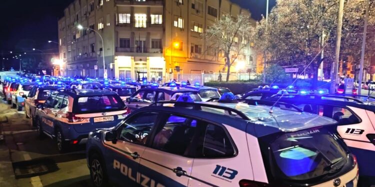Operazione della polizia in tutta Italia con 500 agenti