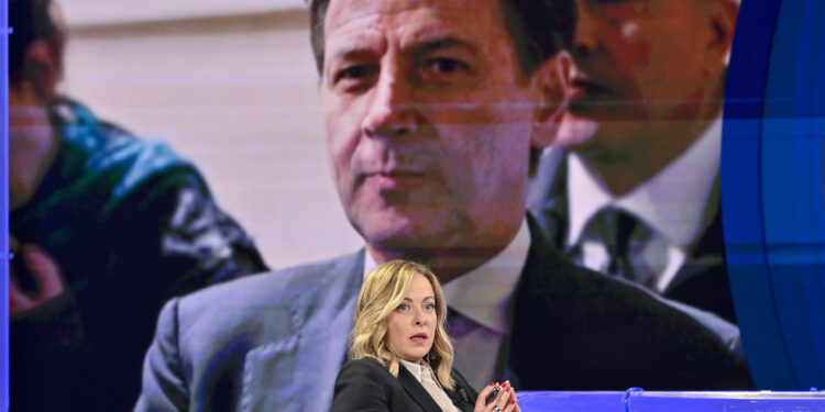 Battuta omofoba contro Macron