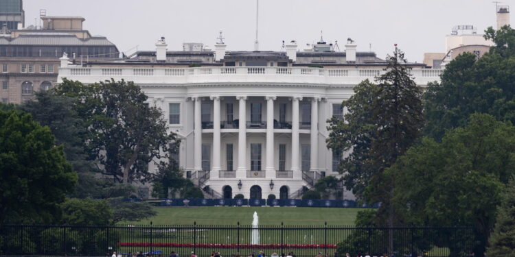 La Casa Bianca ironizza sull'invito a testimoniare al Congresso