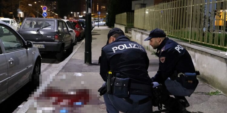 Aggredito da due persone nel quartiere Mirafiori